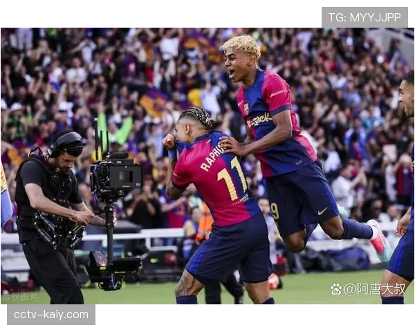 皇马主场迎战巴萨，本泽马国家德比告别战成焦点